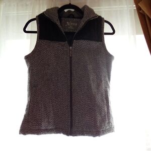 Gray and Black Sleeveless Zip-Up Vest Size Small